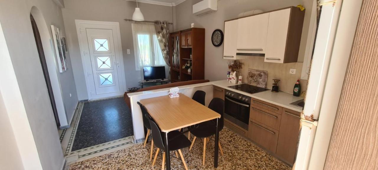 Μοντέρνα Εξοχική Κατοικία Στην Κωμη Komi  Extérieur photo