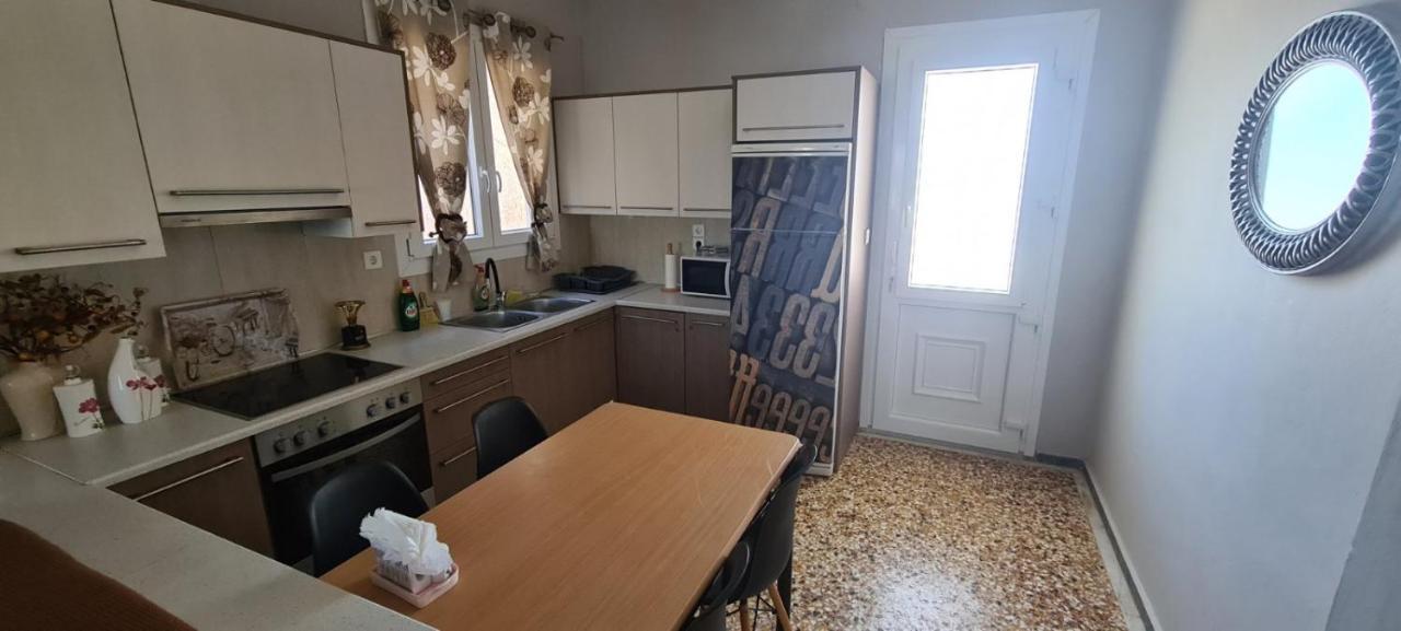 Μοντέρνα Εξοχική Κατοικία Στην Κωμη Komi  Extérieur photo