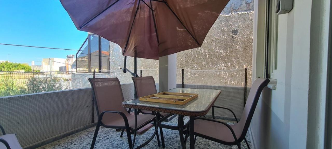 Μοντέρνα Εξοχική Κατοικία Στην Κωμη Komi  Extérieur photo